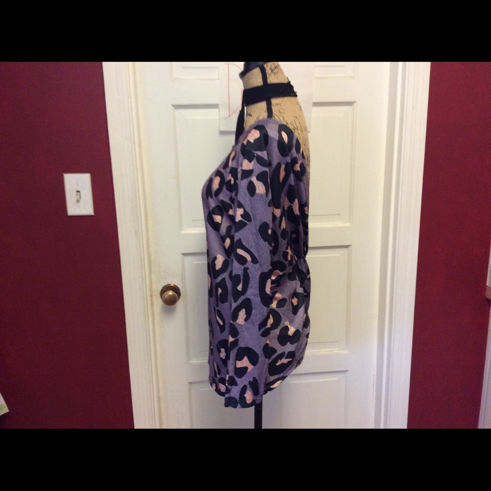❤️purple leopard twisted open back top❤️ - Picture 6 of 8